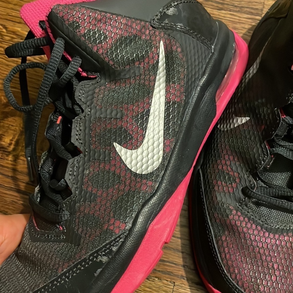 Nike air without a doubt pink and black basketball sneakers